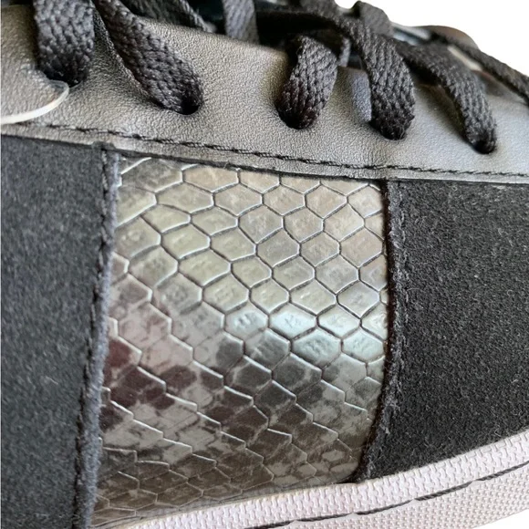 New Clarks collection Women Black leather sneakers ultimate comfort size 6.5 US - Picture 5 of 8